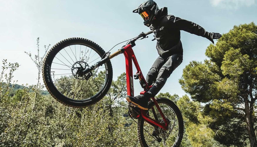 ISB Sport colabora con el Solarider BH Team