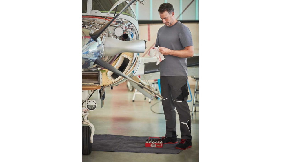 Con solo 58 � 88 cm de dimensiones, la alfombrilla Multitex puede absorber hasta 3 litros de l�quido. Foto: Mewa