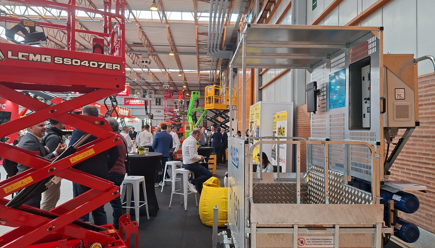 Numerosos profesionales quisieron informarse de los servicios que ofrece IPAF en el sector del acceso motorizado