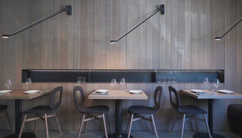 Interior del restaurante Chez Filete renovado por el estudio Francesc Rif� Studio en Valencia