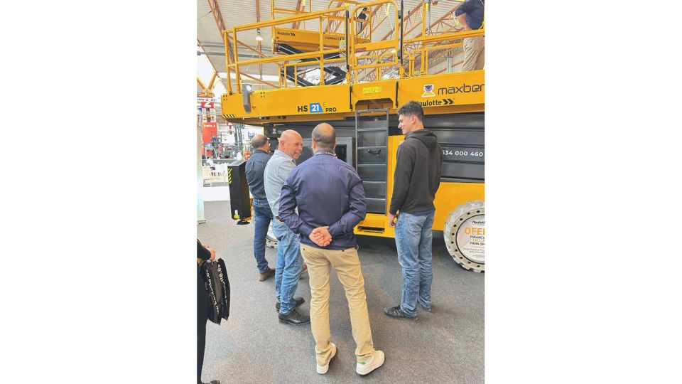 A nova plataforma tesoura todo-o-terreno HS21 E PRO foi um dos grandes destaques do stand