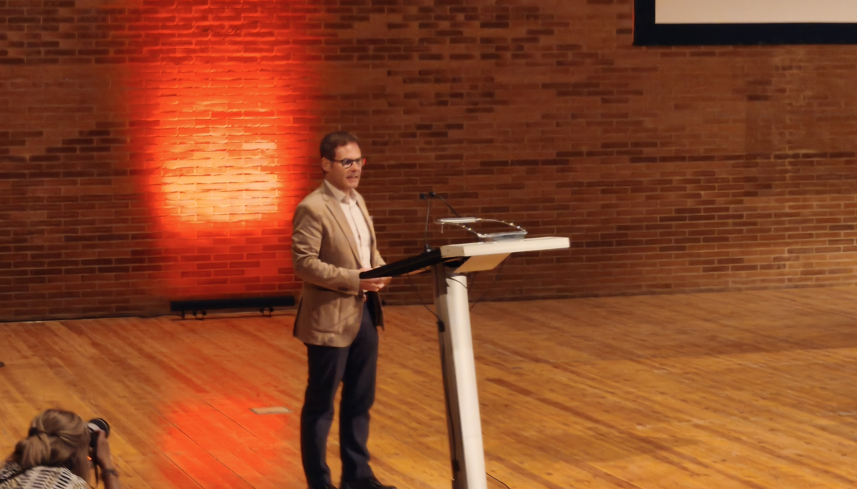 Carlos Merino Ag�eros, director asociado de ARUP