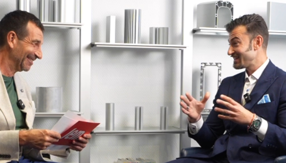 �ngel Marco, de Interempresas Media, con Juan Francisco Sanjos�, consejero delegado de Extrual