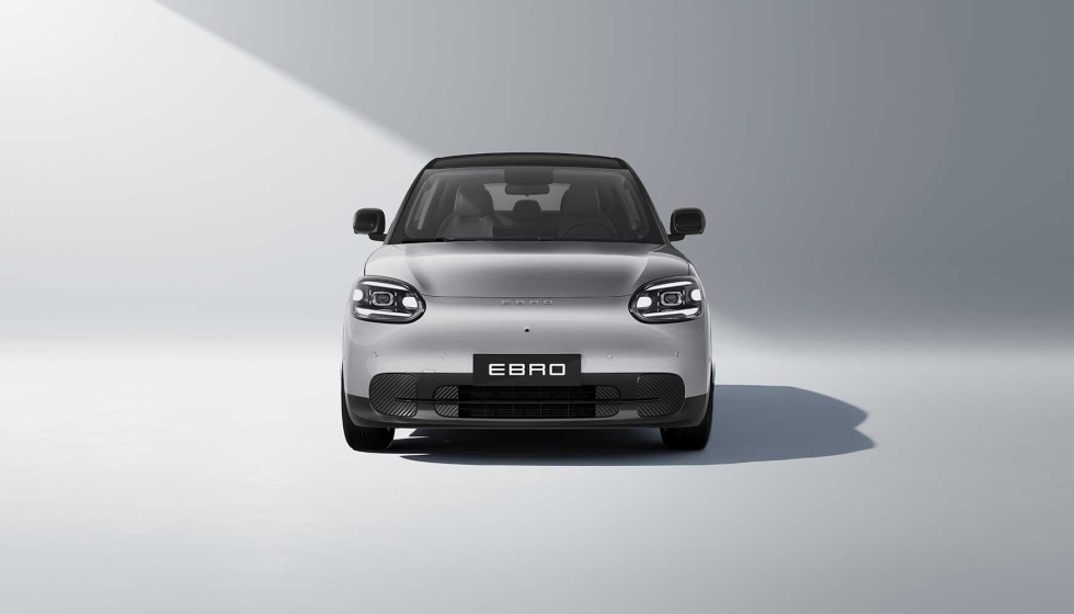 El veh�culo incorpora motor trasero de 90 kW y carga r�pida en corriente continua