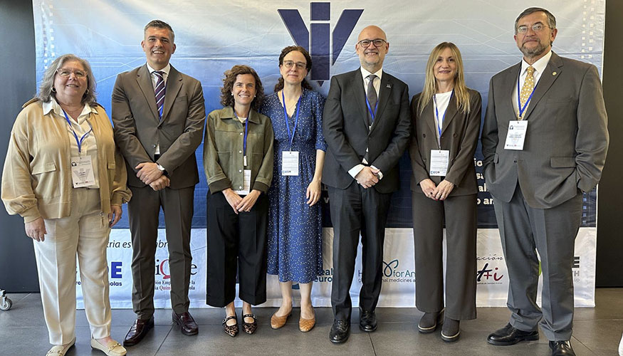 Foto de familia de los participantes en el taller �Calidad y fabricaci�n de medicamentos veterinarios�
