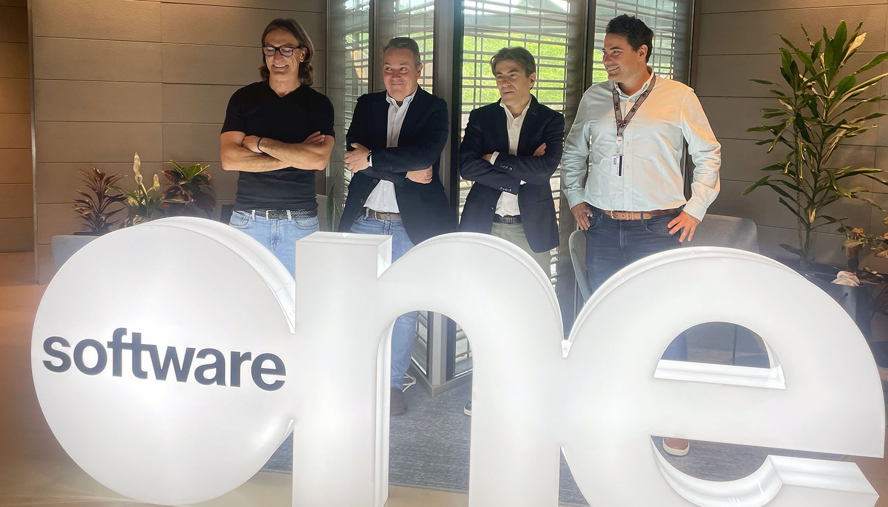 Equipo directivo de SoftwareOne durante el encuentro con los medios de comunicaci�n