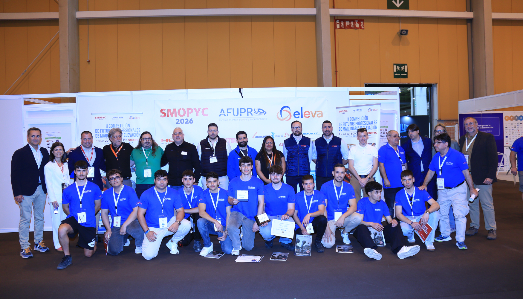 Foto de familia con participantes, organizadores y patrocinadores. Foto: Afupro