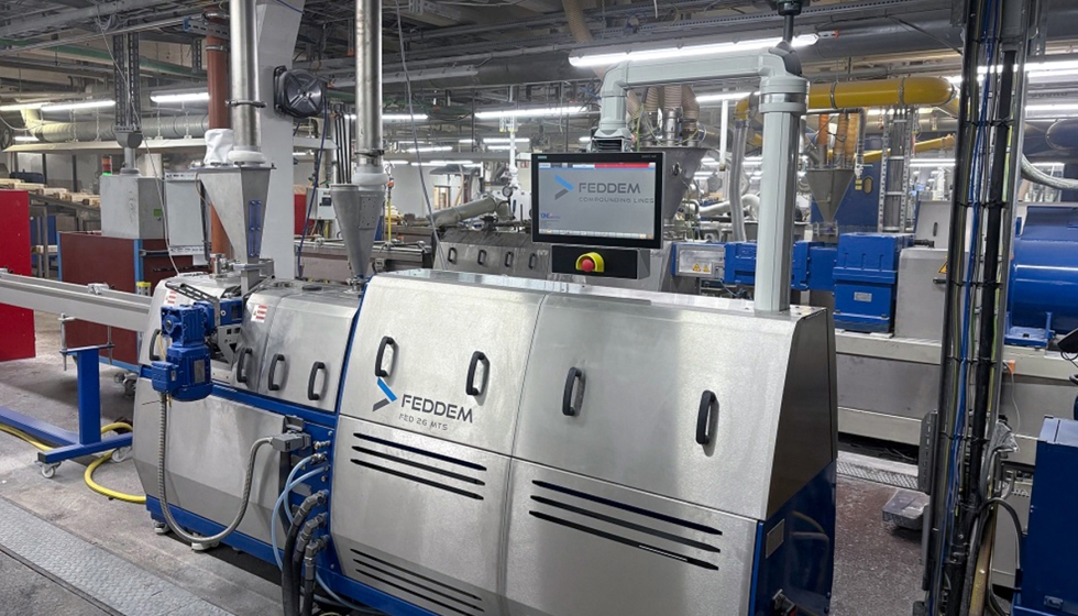 La nueva extrusora FED 26 MTS de Feddem ha sido instalada recientemente en la planta de producci�n de PolyComp y est� lista para su uso (cr�dito de...