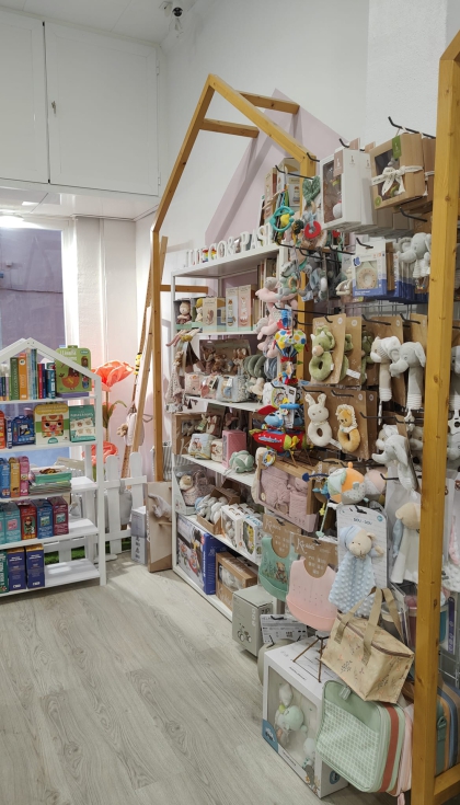 La oferta de la tienda est� repartida en sus 100 metros cuadrados de superficie