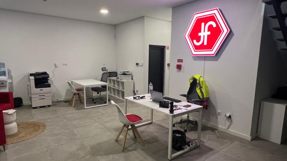 Escrit�rios da nova delega��o da Jofemesa no Porto