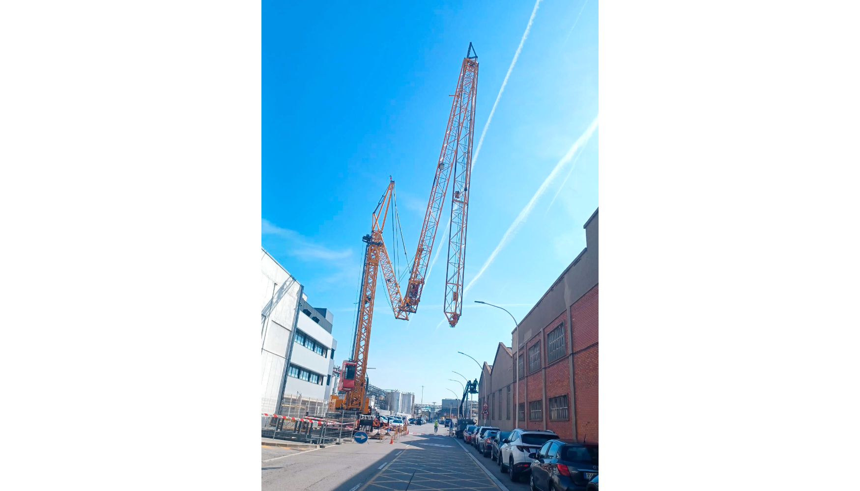 Liebherr Ib�rica ha entregado 18 unidades de la gr�a m�vil de construcci�n Liebherr MK 88...