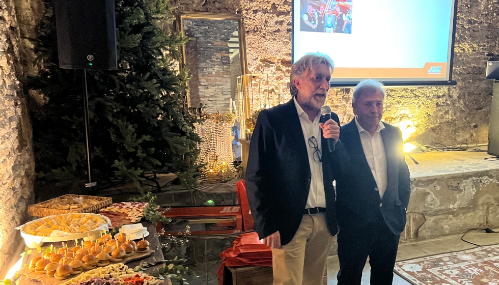 Stefano Sorbini, director senior de Ventas para Iberia de JLG Industries, junto a Florencio Alonso, director general de AP Aerial...