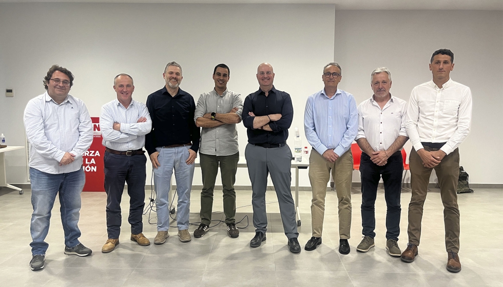 Foto de familia de los expertos que intervinieron en la jornada...