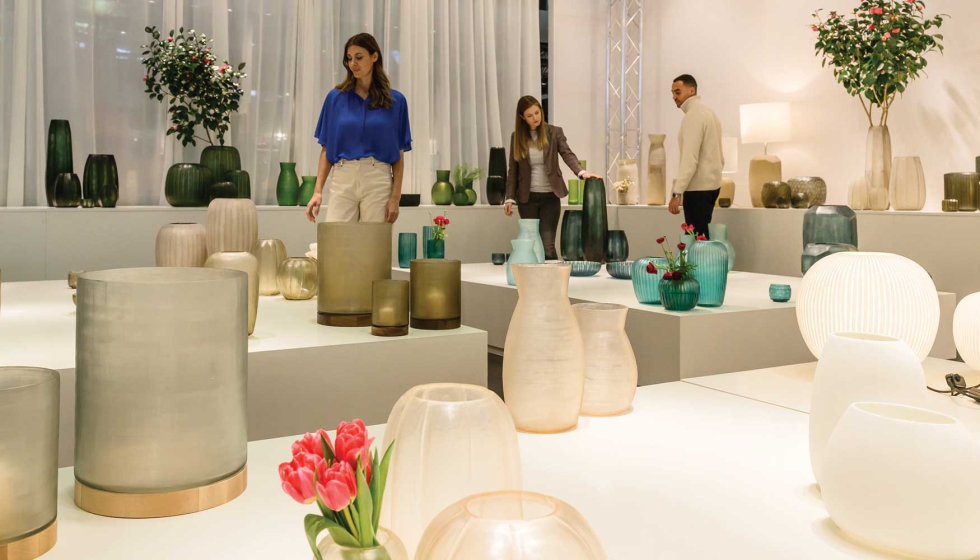 Integrado dentro del entorno Ambiente Living, el formato se concibe como un escaparate compacto de marcas que favorece el intercambio profesional...