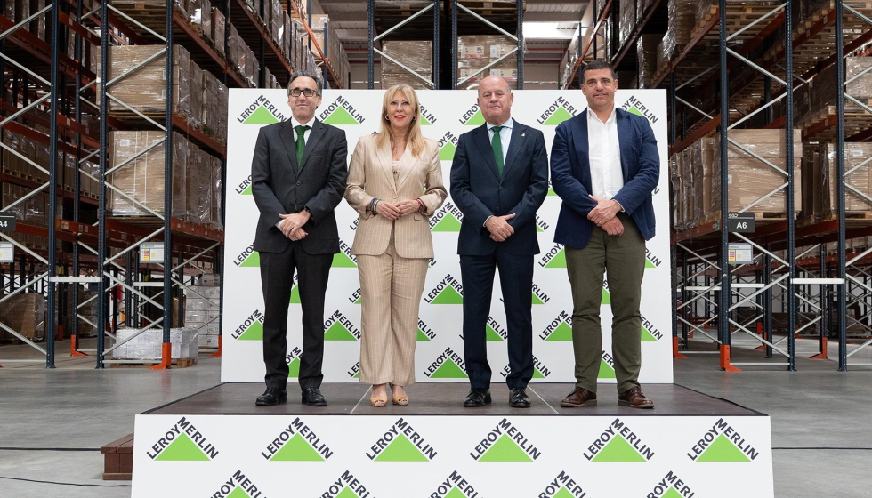 Autoridades presentes en la inauguraci�n. De izq. a dcha...