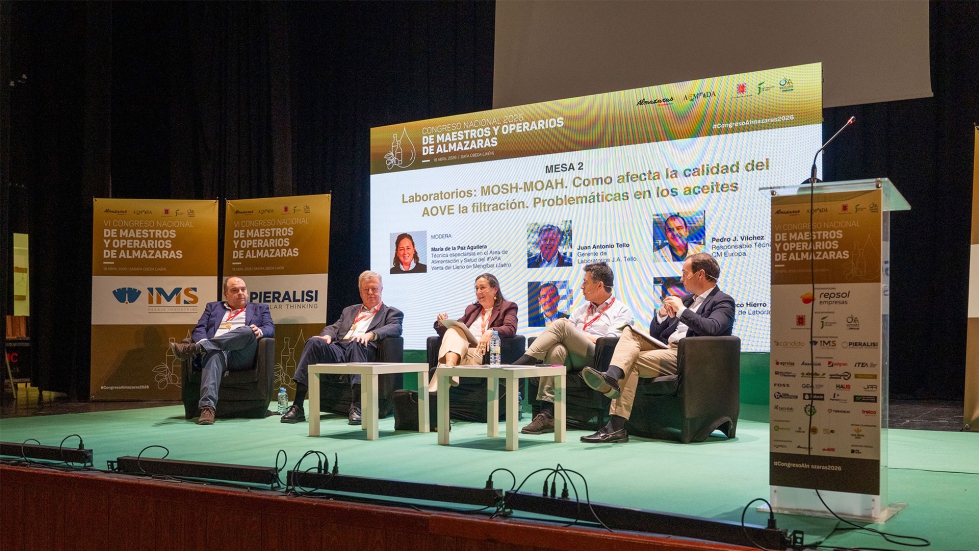 Esteban Mombl�n, gerente de Inter�leo, Francisco Hierro, director de Laboratorios Agrama, Mar�a de la Paz Aguilera...