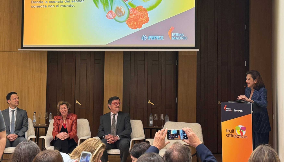 Un momento de la rueda de prensa celebrada en el Ateneo de Madrid