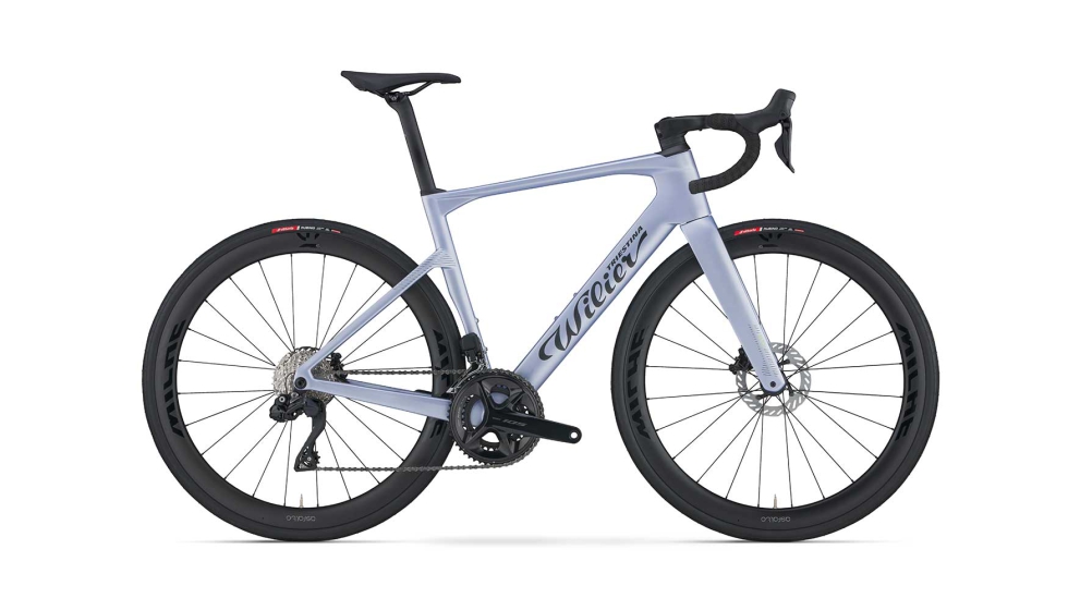 La nueva Wilier Rapida apuesta por una geometr�a equilibrada, integraci�n total de cables y compatibilidad con transmisiones 1x y 2x...