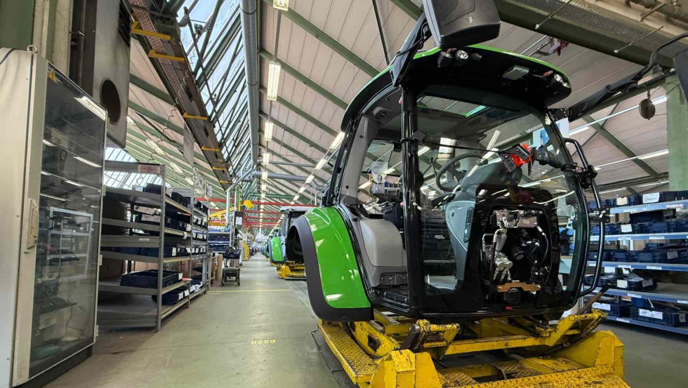 La producci�n de cabinas se ajusta a la demanda de la l�nea de montaje de tractores