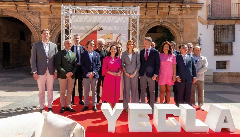 Presentaci�n oficial de la a 64 edici�n de la Feria del Mueble Yecla (FMY) en la Plaza Espa�a de Lorca (Murcia)