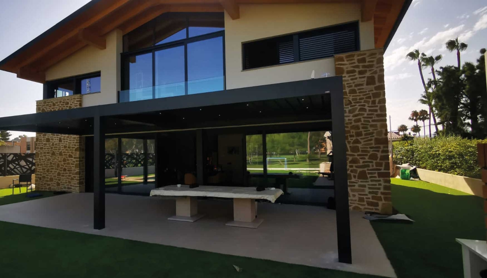 Las p�rgolas bioclim�ticas, adem�s de ofrecer sombra, proporcionan control del microclima, como temperatura, luz y ventilaci�n al mismo tiempo...