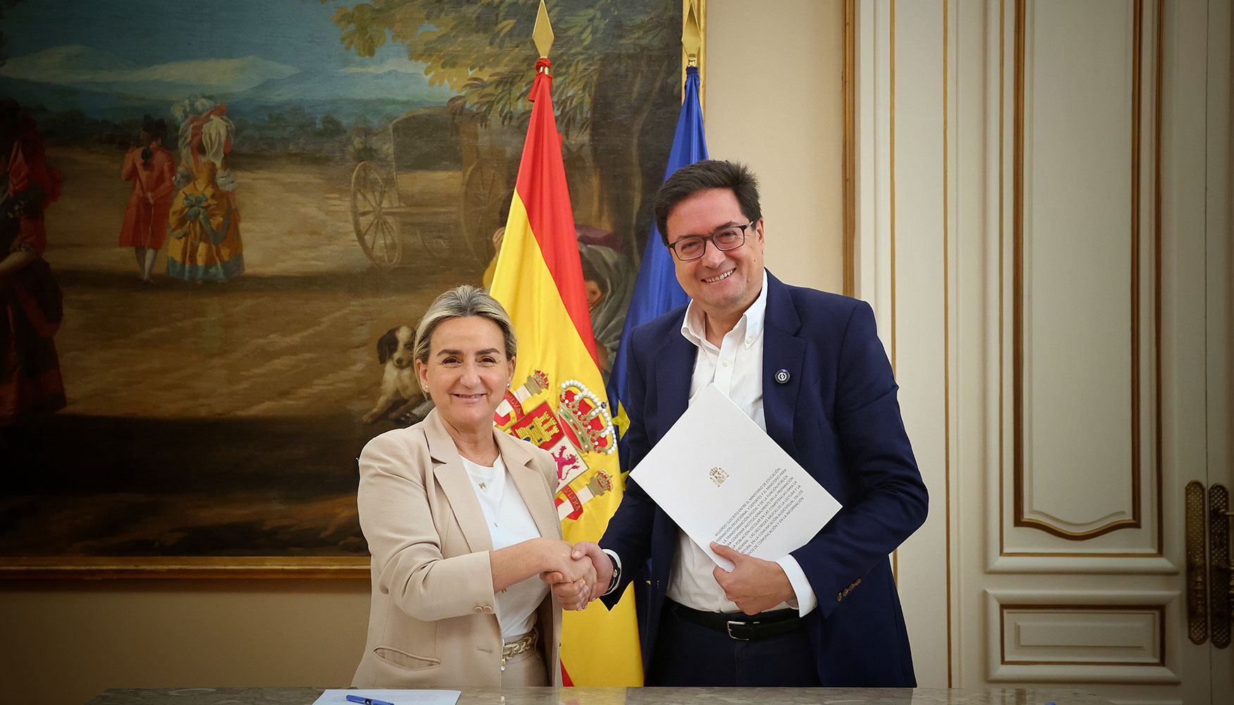 La ministra de Educaci�n, Formaci�n Profesional y Deportes, Milagros Tol�n y el ministro para la Transformaci�n Digital y de la Funci�n P�blica...