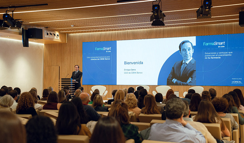 Representantes del sector farmac�utico y dermocosm�tico participaron en Madrid en la I Jornada FarmaSmart CBNK...