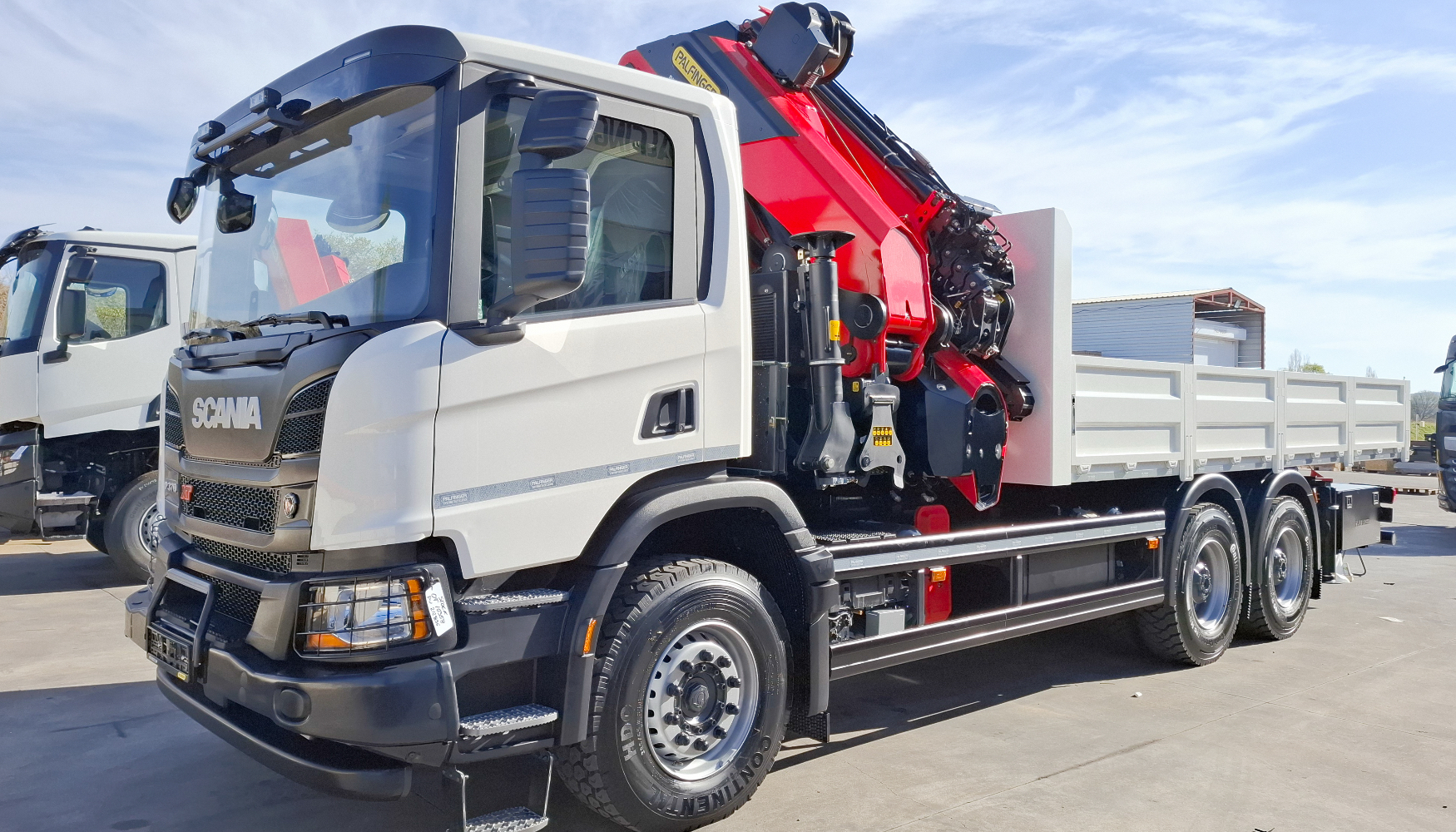 El equipo ha sido montado en el Palfinger Centro de Montaje sobre un cami�n Scania 6x4 y carrozado por PAL Workshop, 