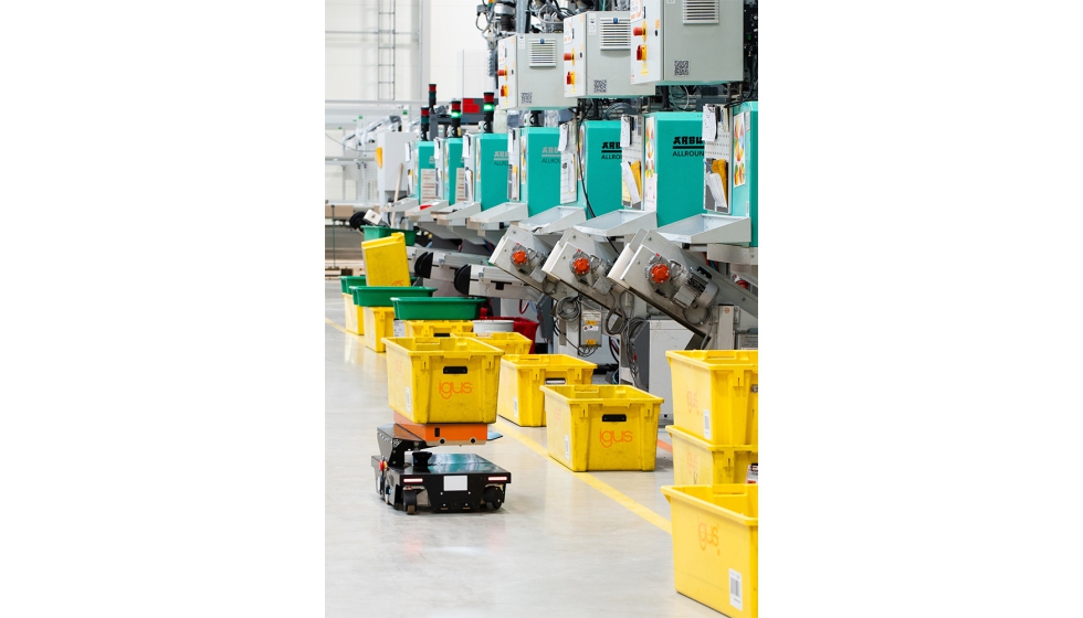 ReBeLMove Pro se desplaza de forma aut�noma por la f�brica. Foto: Igus SE & Co. KG
