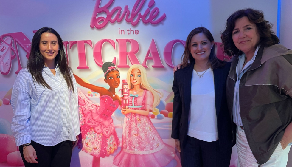 Mireia Ferr�, softlines associate manager Iberia, Ruth G�mez, consumer products lead, hardlines & promotions Iberia, y Eleonora Schiavoni...