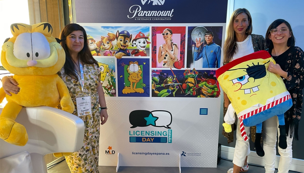 Rosal�a Jim�nez, senior licensing manager hardlines-entertainment brands, Mar�a Costas, senior director consumer productos & retail-ecommercer Iberia...