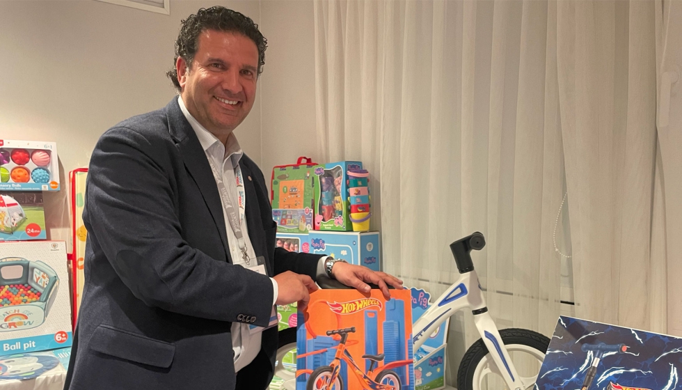 �ngel P�rez, director comercial de Deqube