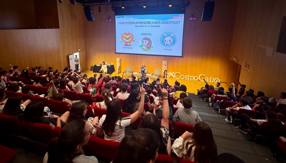 Representantes de la AEPAE explicaron a los escolares c�mo identificar situaciones de bullying y actuar ante ellas...