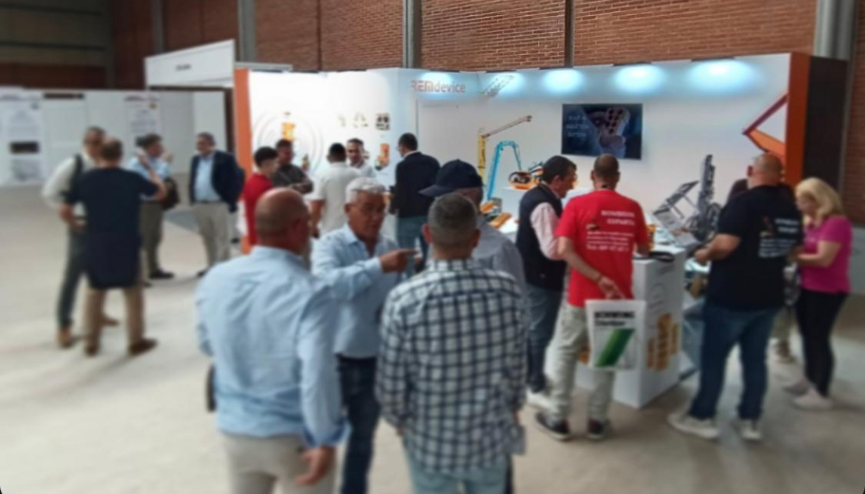 Numerosos profesionales visitaron el stand de REMdevice