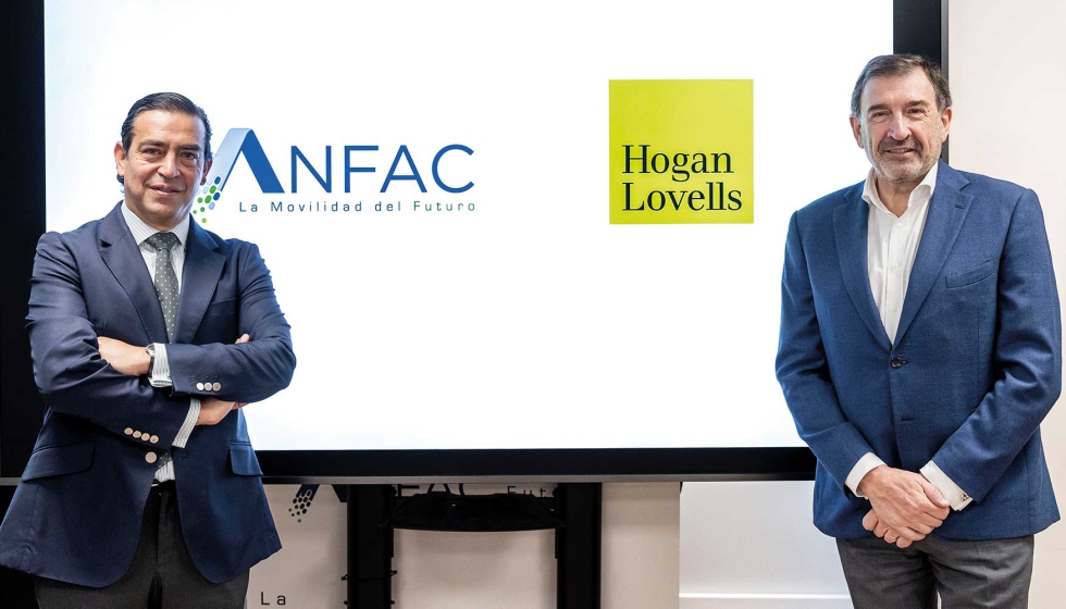 Jos� L�pez-Tafall (izquierda), director general de ANFAC, y, Fernando Calancha (derecha)...