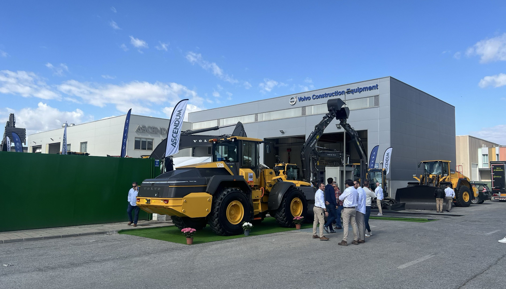 Pala cargadora el�ctrica Volvo L120, una de las grandes protagonistas de la exposici�n organizada por Ascendum