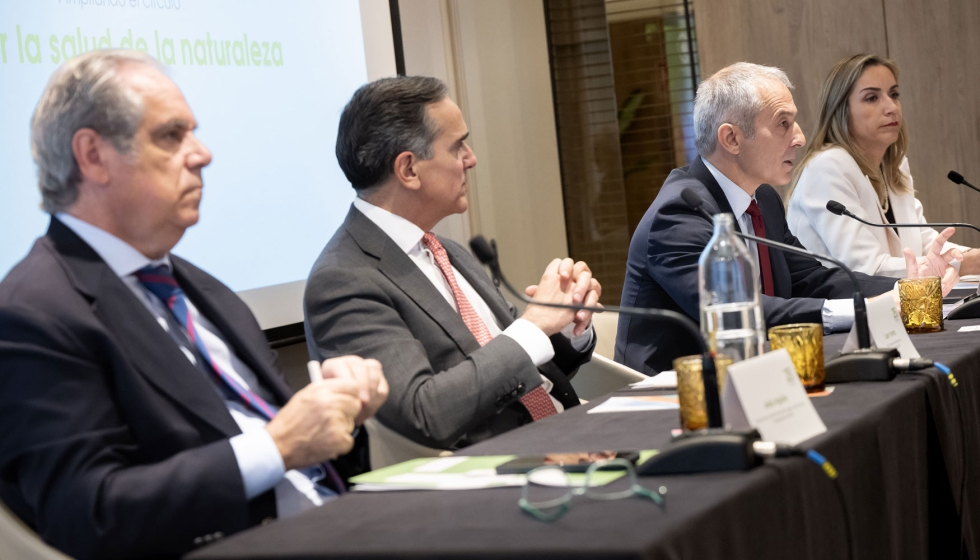 De izquierda a derecha, Jes�s Aguilar; Juan Yermo; Miguel Vega y Matilde S�nchez Reyes