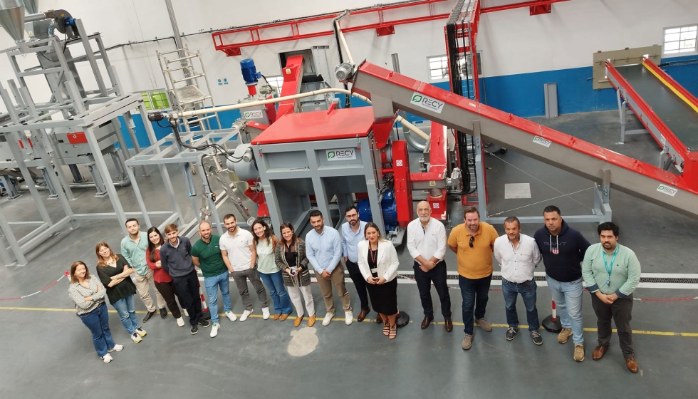 Figura 5. Inaugura��o da linha de reciclagem mec�nica ao abrigo do projeto