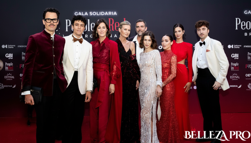En la imagen, amigos de mesoestetic: de izq. a dcha...