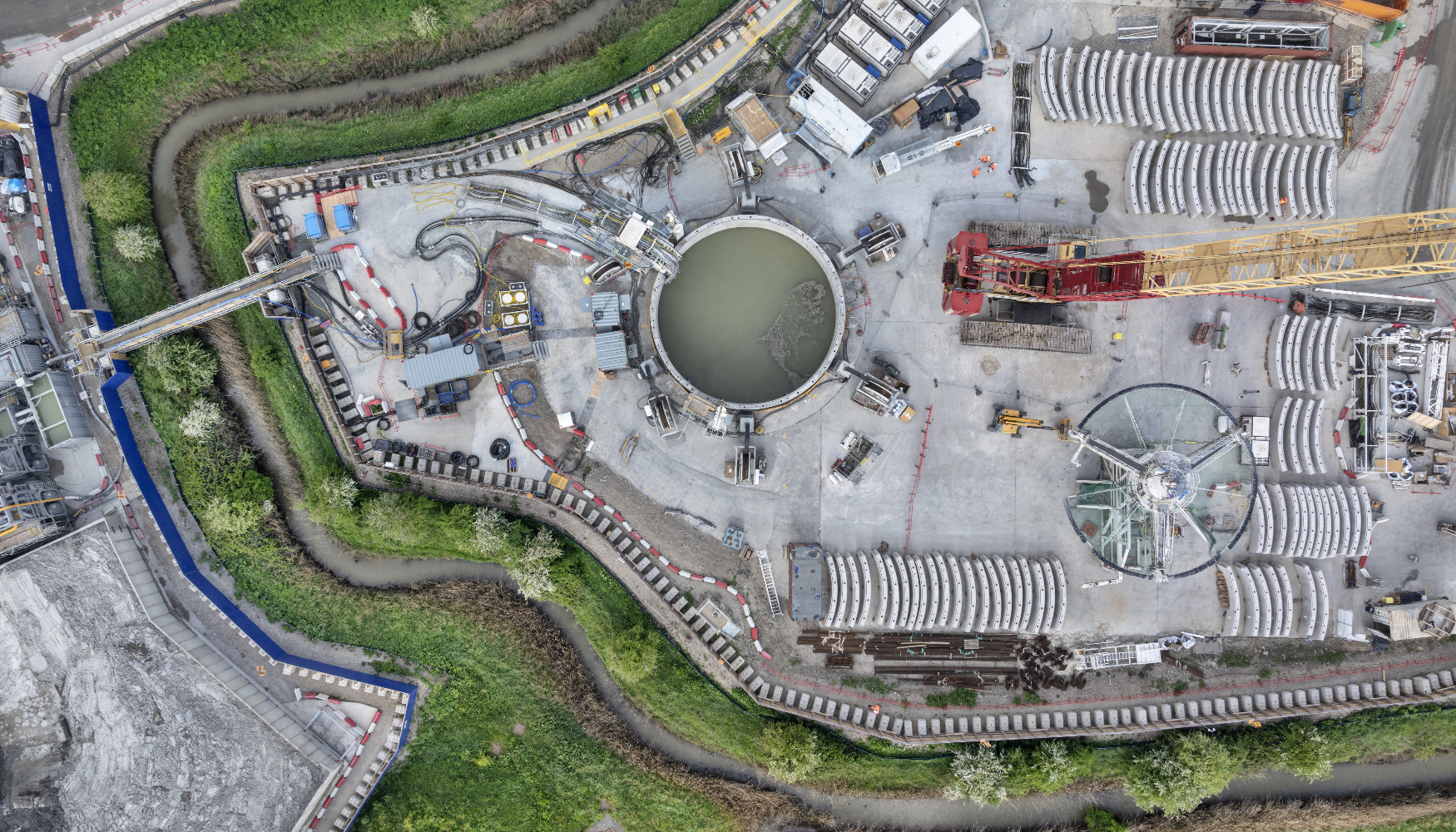 
M�quina de pozo vertical (VSM) durante la construcci�n del pozo receptor del t�nel de cables del T�mesis en Gravesend...