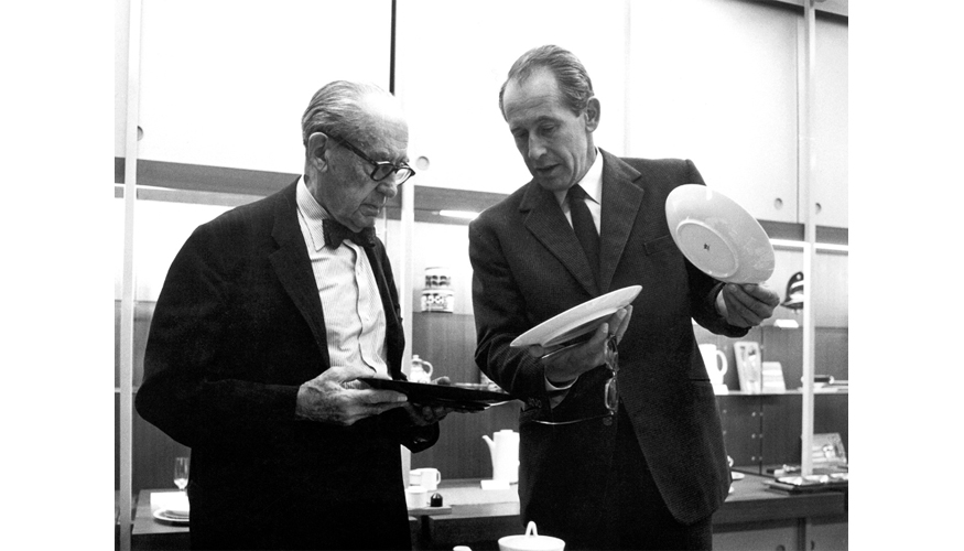 Walter Gropius (izq.) junto a Philip Rosenthal. Foto: Rosenthal