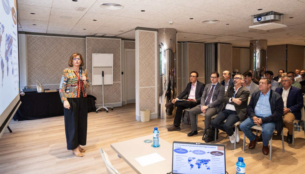 Edita Pereira, de CEOE, en un instante de su intervenci�n