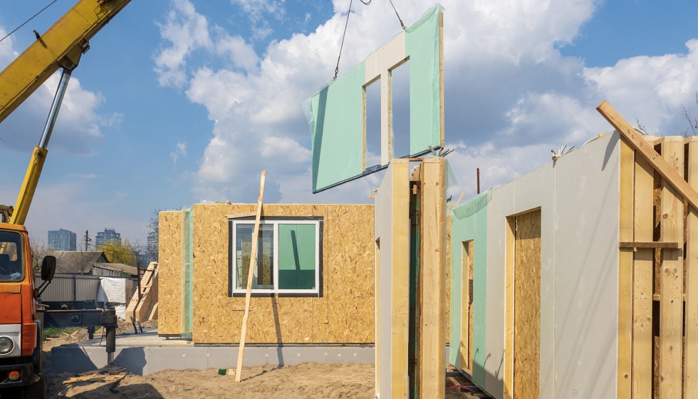 El documento �Sistemas estructurales h�bridos con madera� se�ala que la edificaci�n en Europa genera todav�a el 36% de las emisiones de CO2...