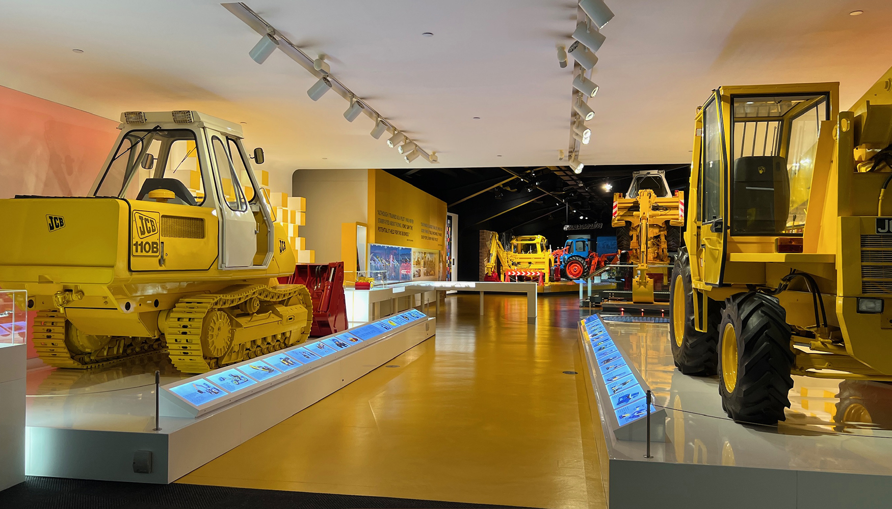 Visitar el museo de JCB es recorrer un buen pedazo de la historia del sector