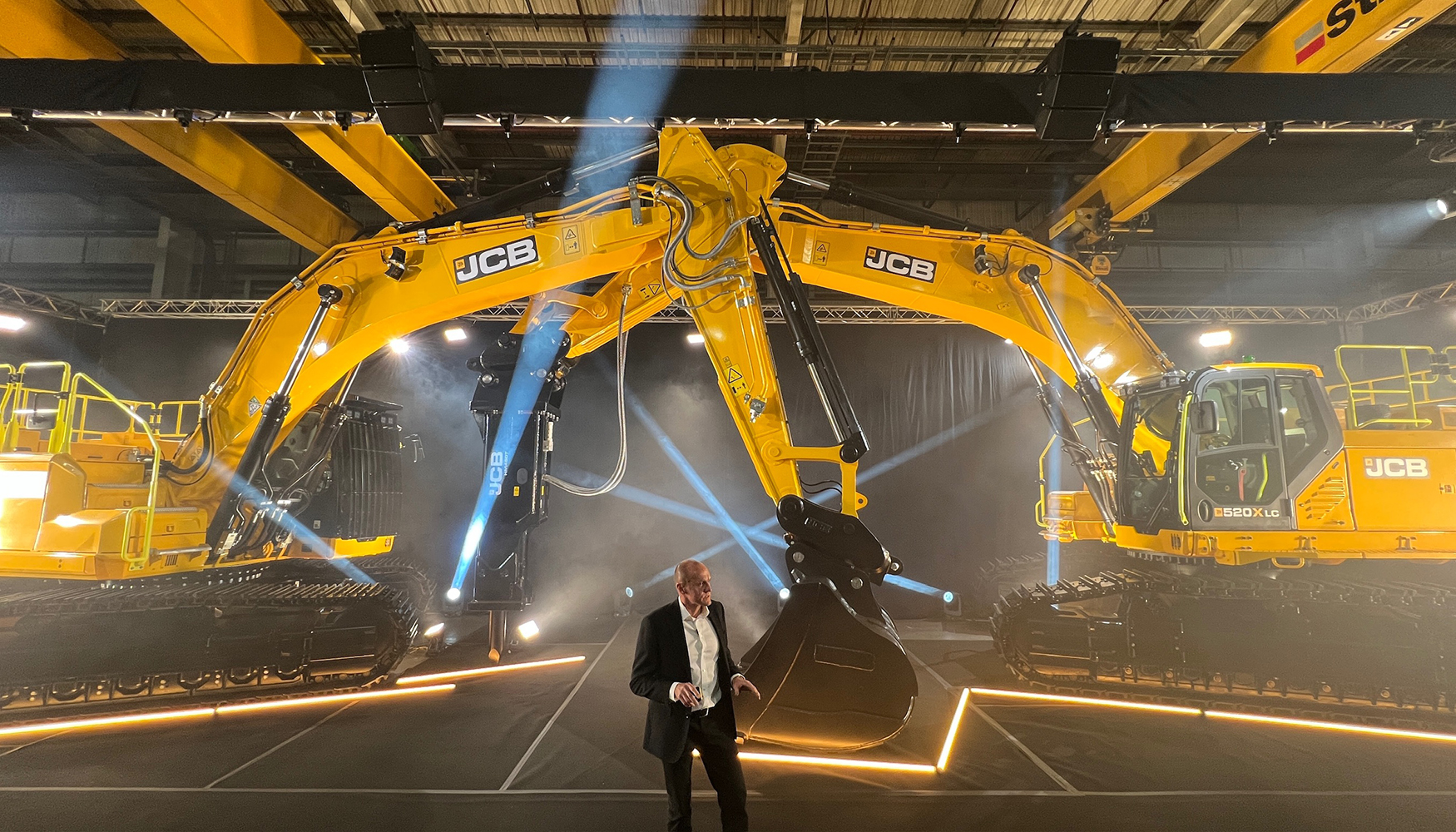 La espectacular presentaci�n de las nuevas 420X y 520X, a cargo de Richard Brooks, director global de Innovaci�n de Producto de JCB...