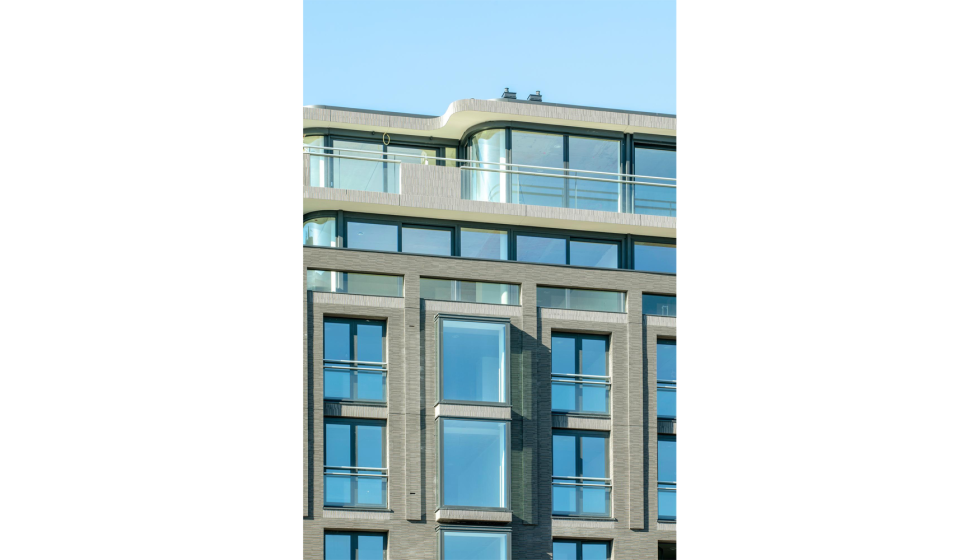En los apartamentos De Hooch se ha empleado la gama de vidrio Energy 72/38, de AGC
