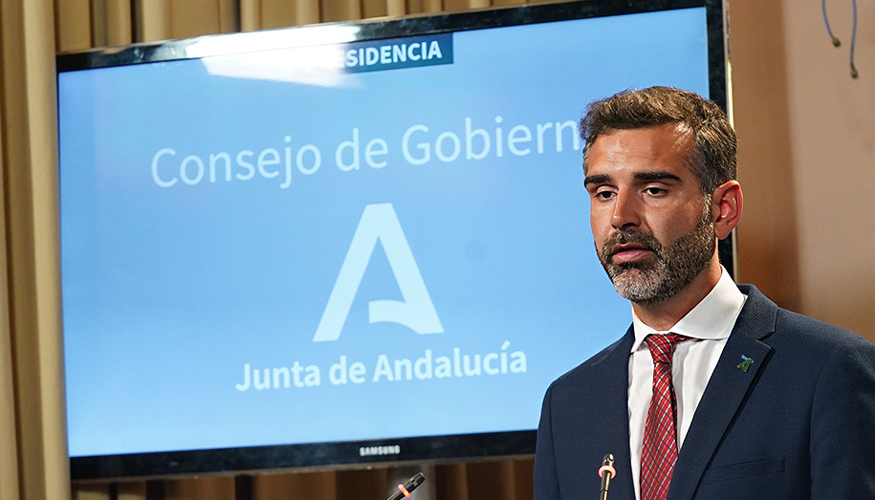 El consejero en funciones de de Agricultura, Pesca, Agua y Desarrollo Rural de la Junta de Andaluc�a, Ram�n Fern�ndez-Pacheco...