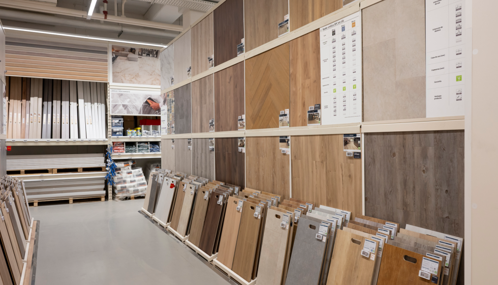 El interior de la nueva tienda incluye un nuevo espacio de suelos