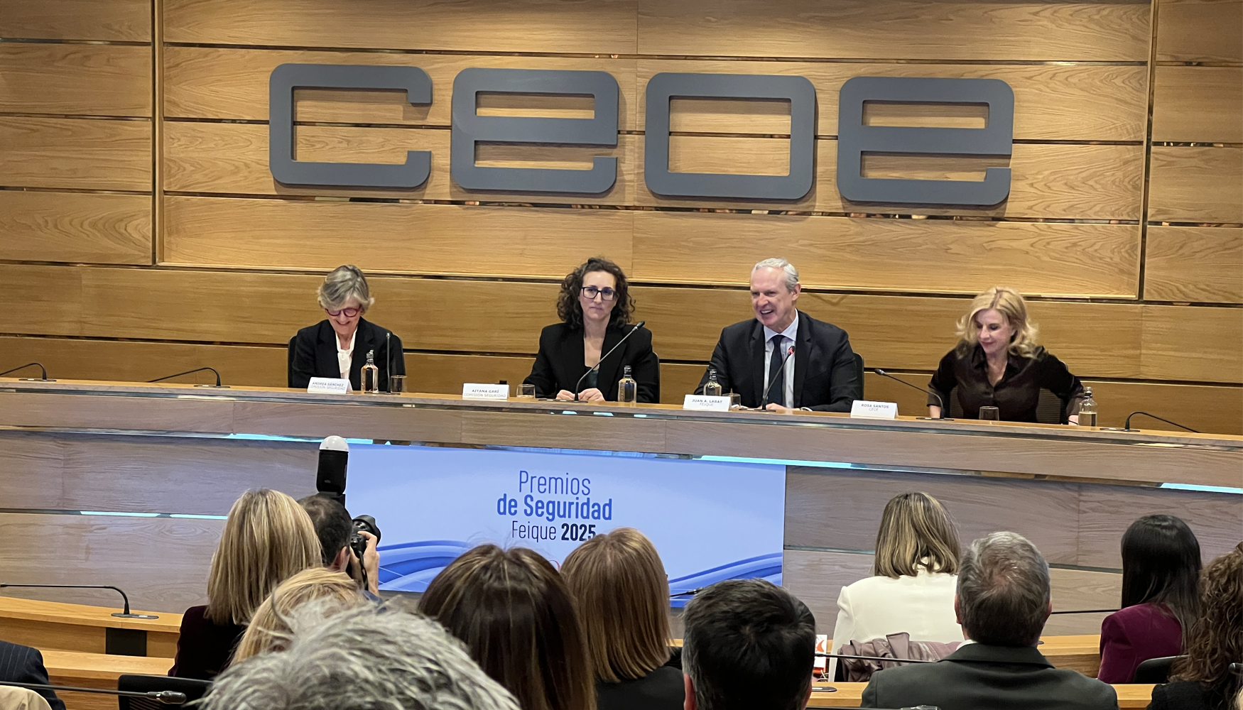 Andrea S�nchez moder� la mesa redonda en la que participaron Aitana Gar�...