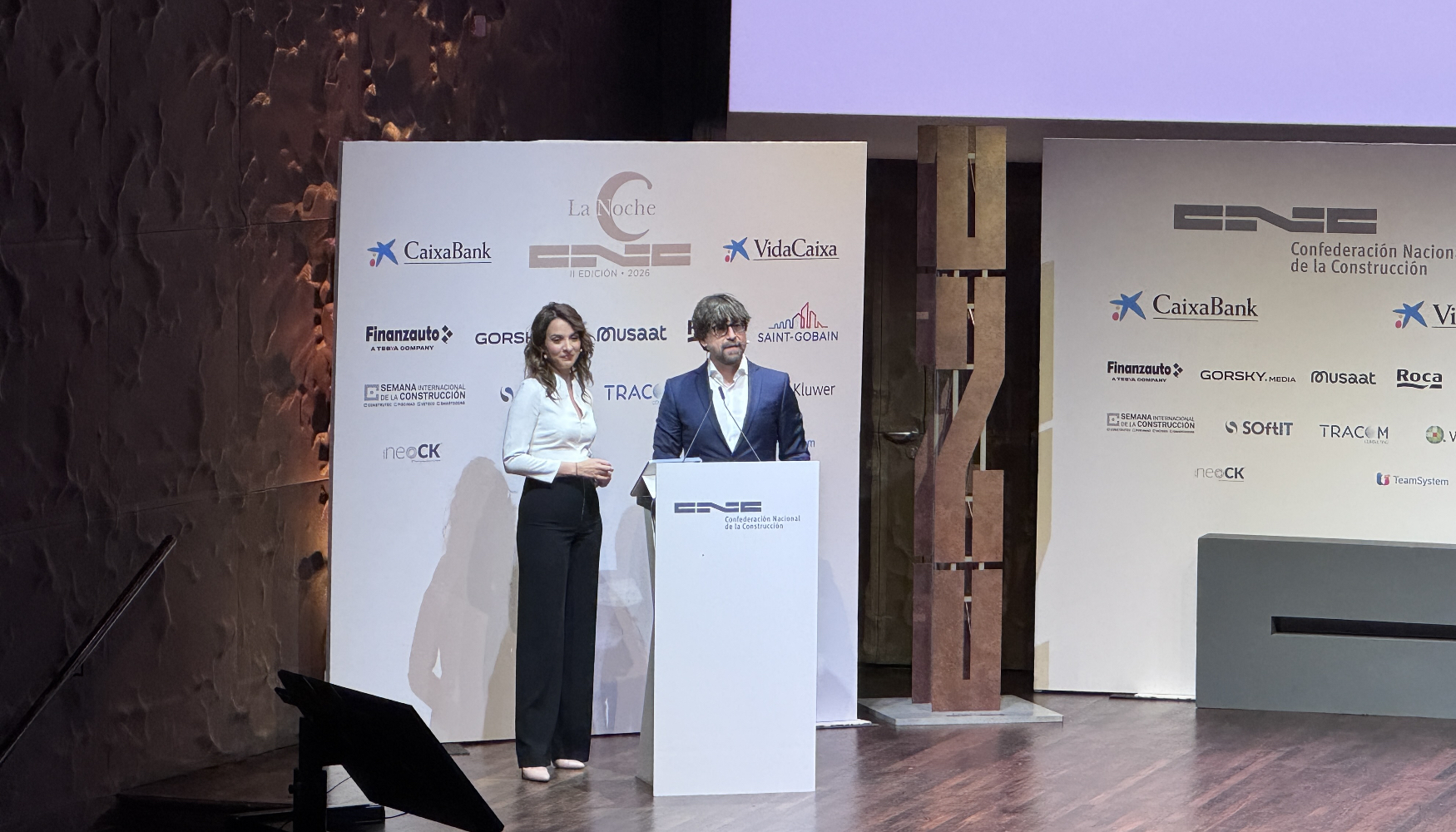 Esther Vaquero y Luis Piedrahita, presentadores de la gala de La II Noche de la CNC